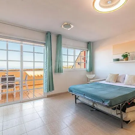 Bright With Sea And Montain View At Cristianos Lägenhet